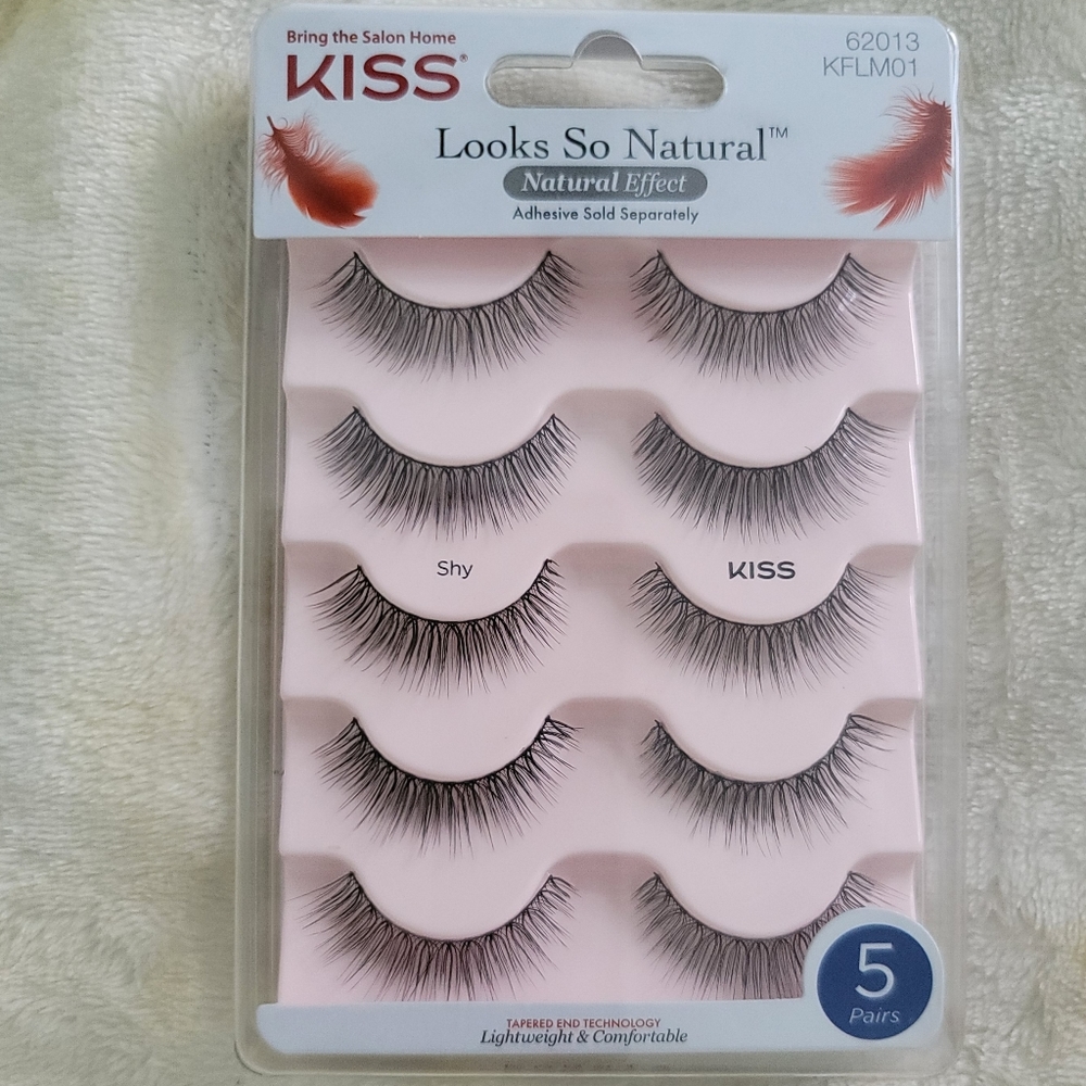 Kiss Looks So Natural Eyelashes in Black 5 Pairs